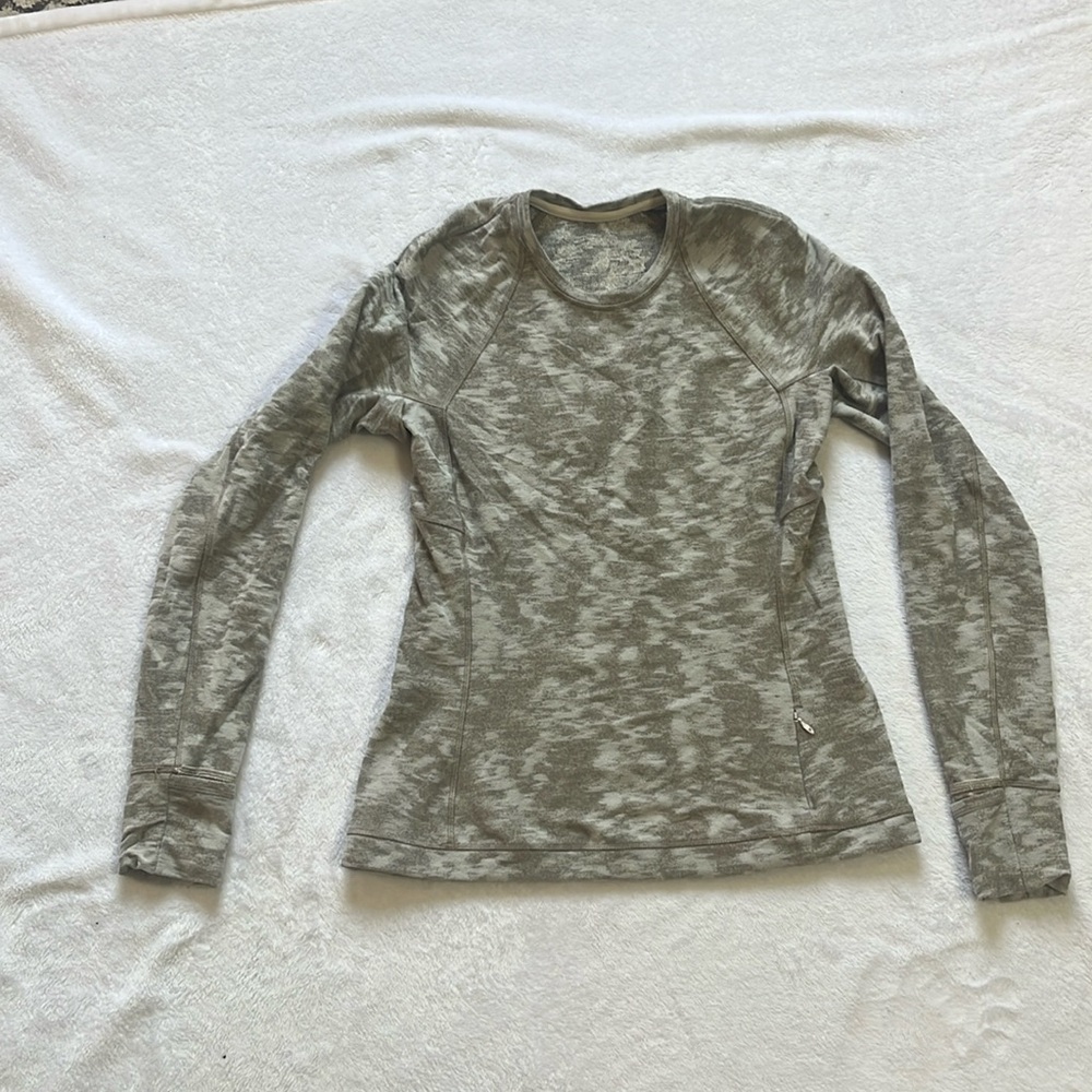 Lululemon athletic top. Sz6